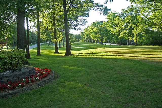Holiday Island Country Club - photo 2