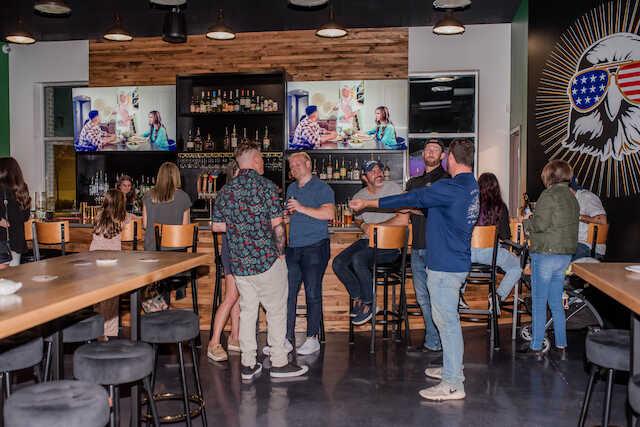 Double Eagle Indoor Golf & Lounge - photo 3