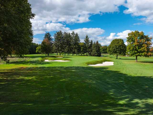 Barton Hills Country Club - photo 2