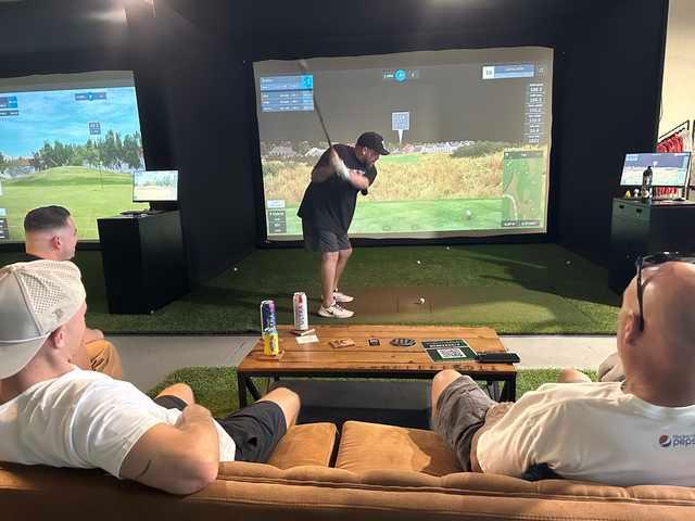 Club Twirl Golf Lounge - photo 2