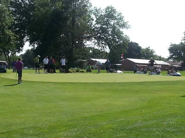 Friend Country Club - photo 2