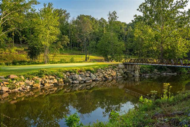 Valley of the Eagles Golf Club - photo 4
