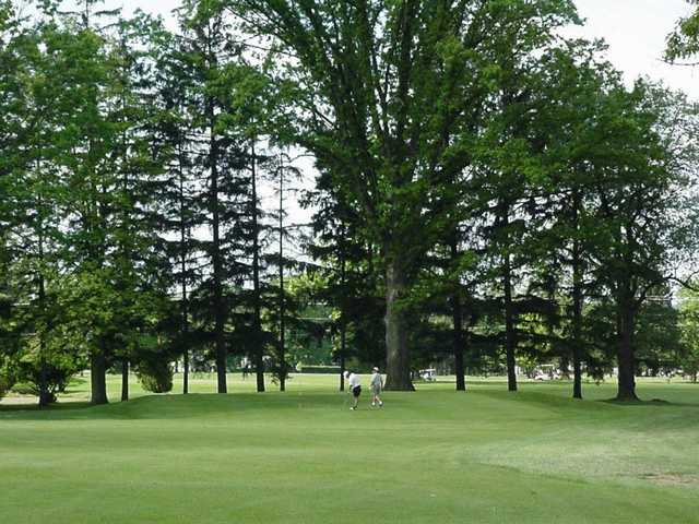 Oakland Beach Golf Club - photo 6
