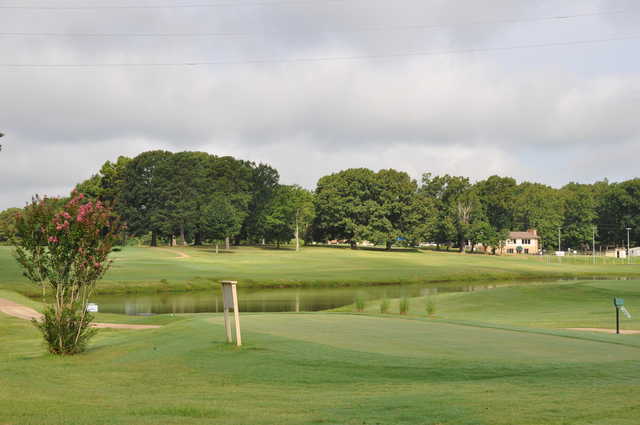 Booneville Country Club - photo 3