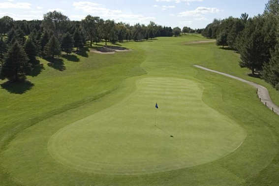 Applewood Hills Golf Course - photo 2