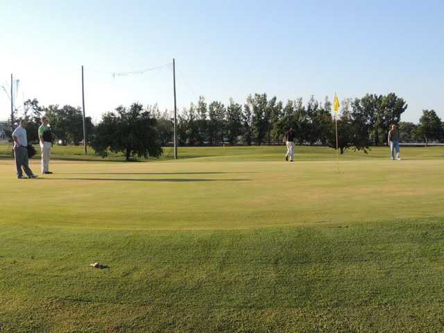 Elmwood Park Golf Course - photo 4