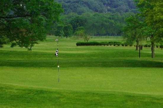 Reeves Par 3 Golf Course - photo 2