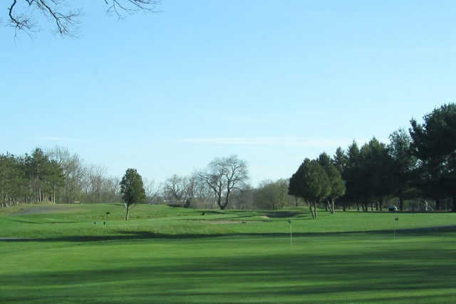 Van Schaick Island Country Club - photo 1