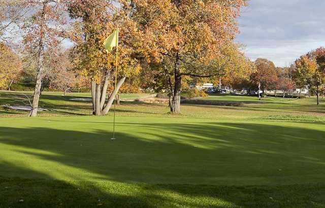 Twin Willows Par 3 Golf Course - photo 3