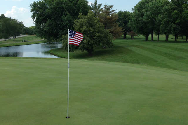 Macomb Country Club - photo 2