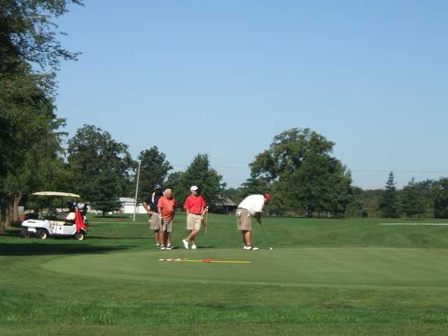 Oak Leaf Country Club - photo 1