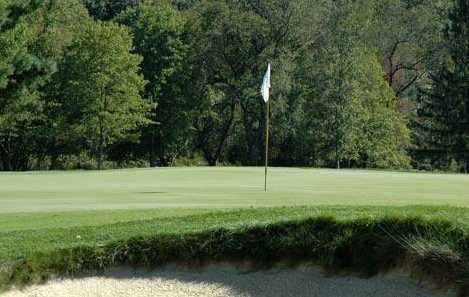 White Manor Country Club - photo 5