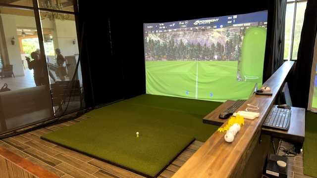 Sim Lounge at Eagle Glen - photo 2