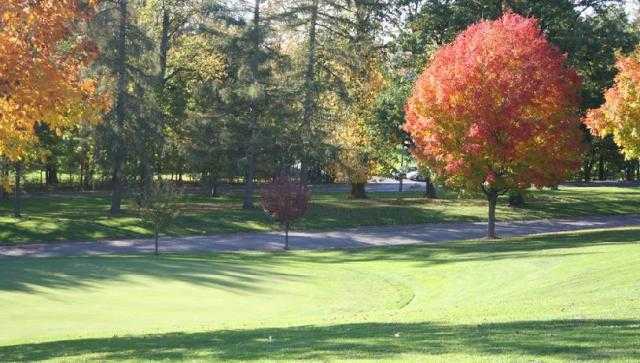 Sunnycrest Park Golf Course - photo 2