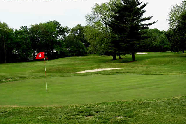 Vince's Sports Center Par 3 Golf Course - photo 2