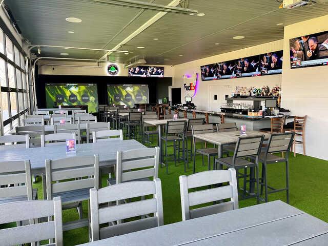 Simulators at The 500 Club - photo 1