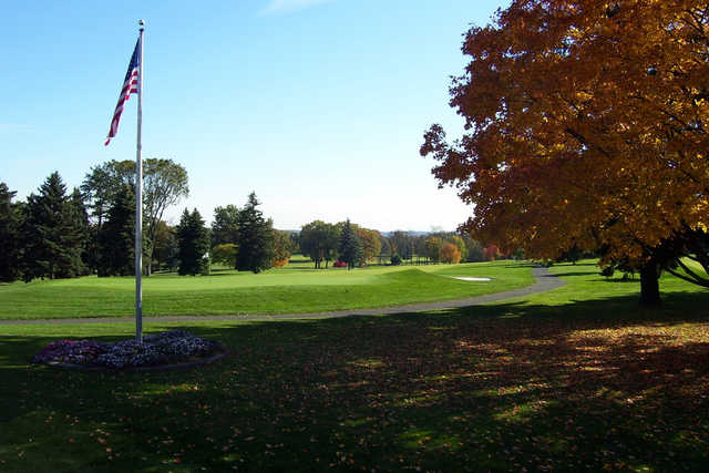Apple Ridge Country Club - photo 2