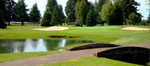 Santiam Golf Club - photo 2