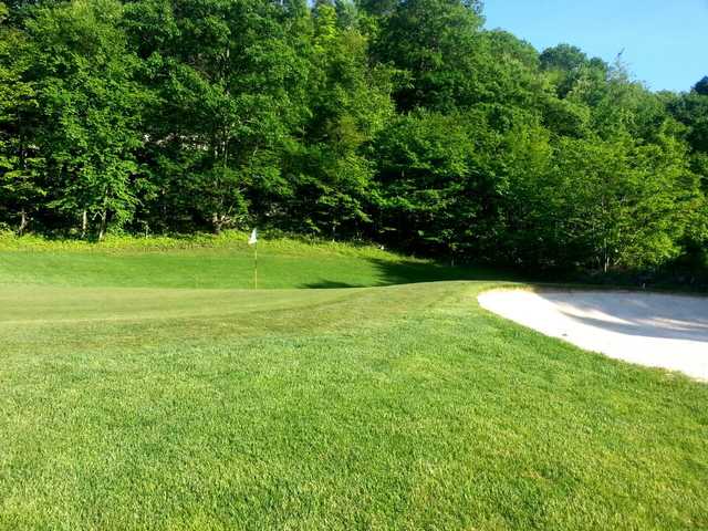 Apple Greens Golf Course - photo 2