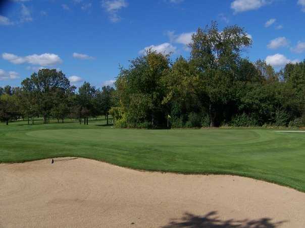 Lake Bluff Golf Club - photo 4