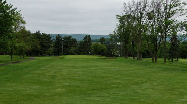 Valley Country Club - photo 2