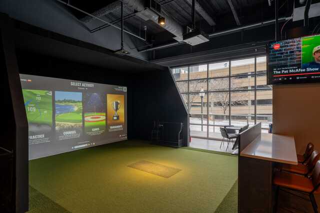 Net Par Indoor Golf - Omaha