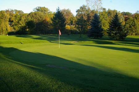 Pine Shores Golf Course - photo 2