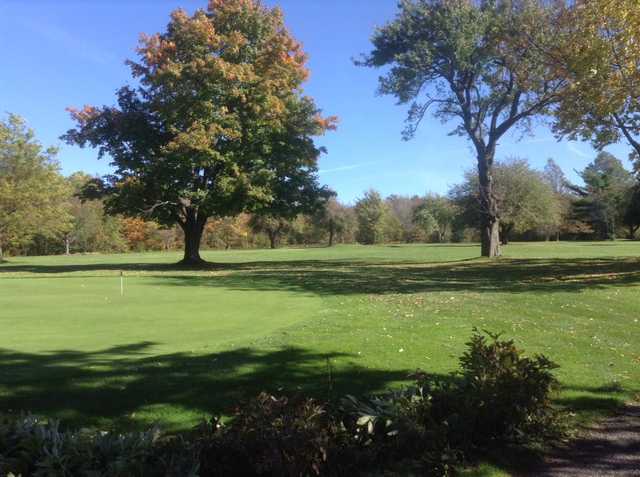 Orchard Pond Golf Course - photo 3