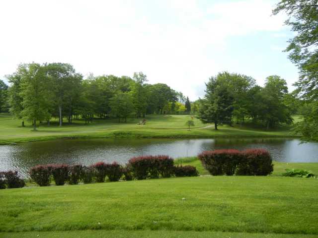 Hemlock Springs Golf Club - photo 4