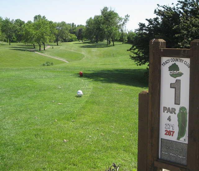 Tracy Country Club