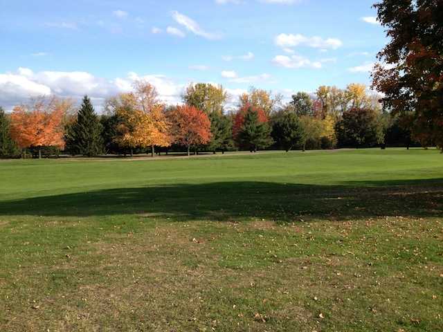 Van Schaick Island Country Club - photo 2