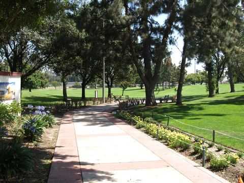 Bell Gardens Golf Course - photo 2