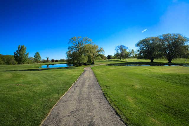 South Hills Country Club - photo 2
