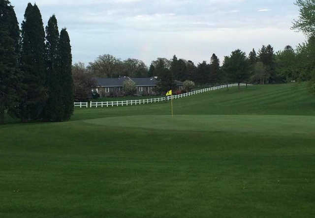 Nashua Town & Country Club - photo 2