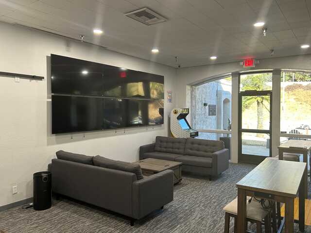 Tee Time Tavern - photo 3