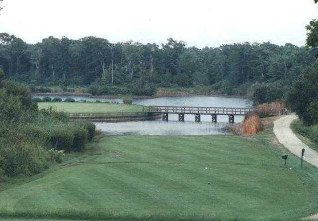 Round Hill Community Golf Club - photo 1